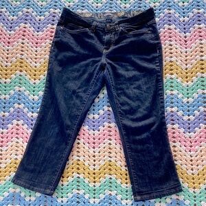 St. John's Bay Women's Dark Blue capri cropped Jeans stretch low rise.